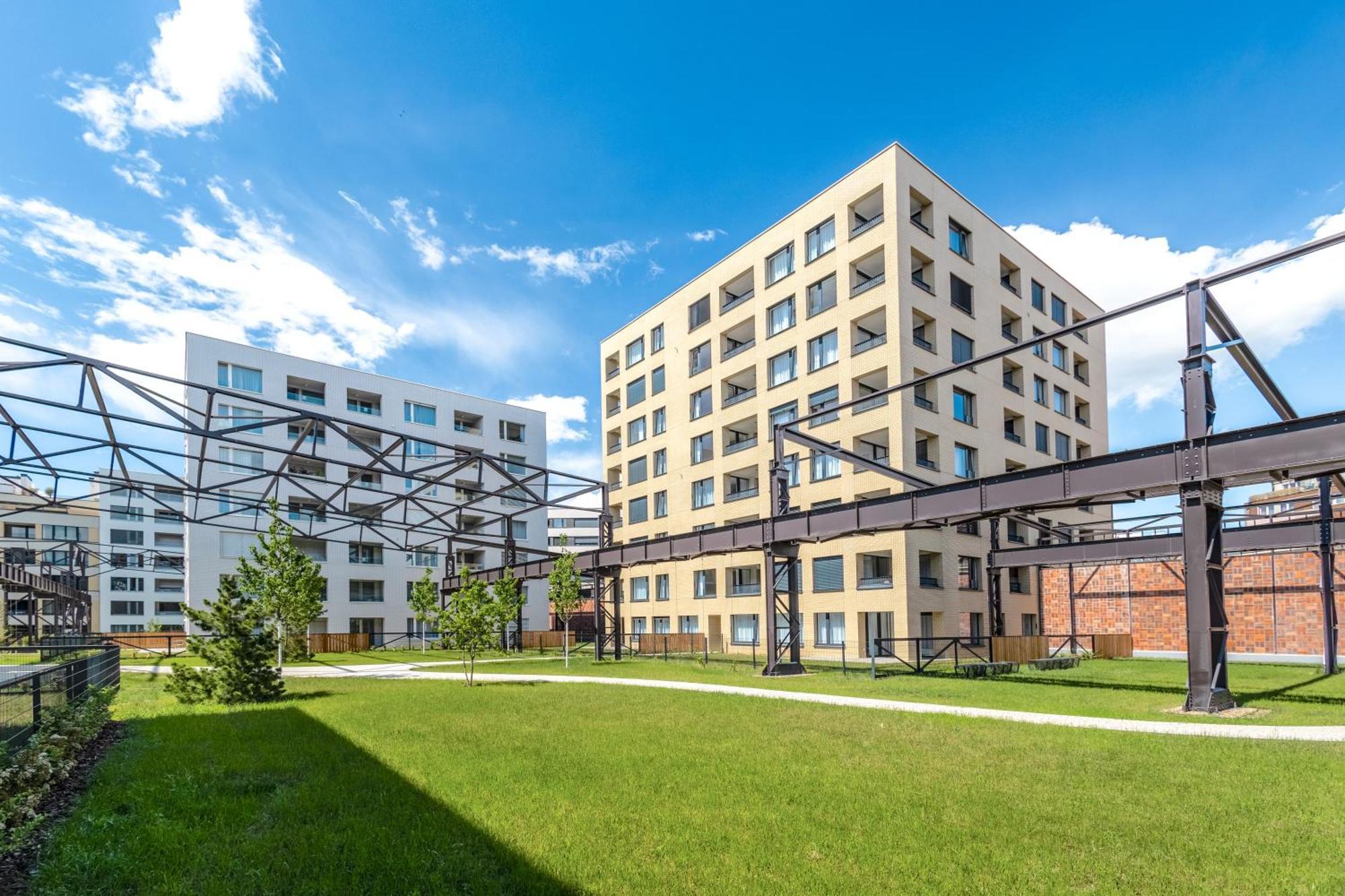 Bright 2Br - 7Th Floor, Balcony, Free Parking By Gravity Prague Apartment Екстериор снимка