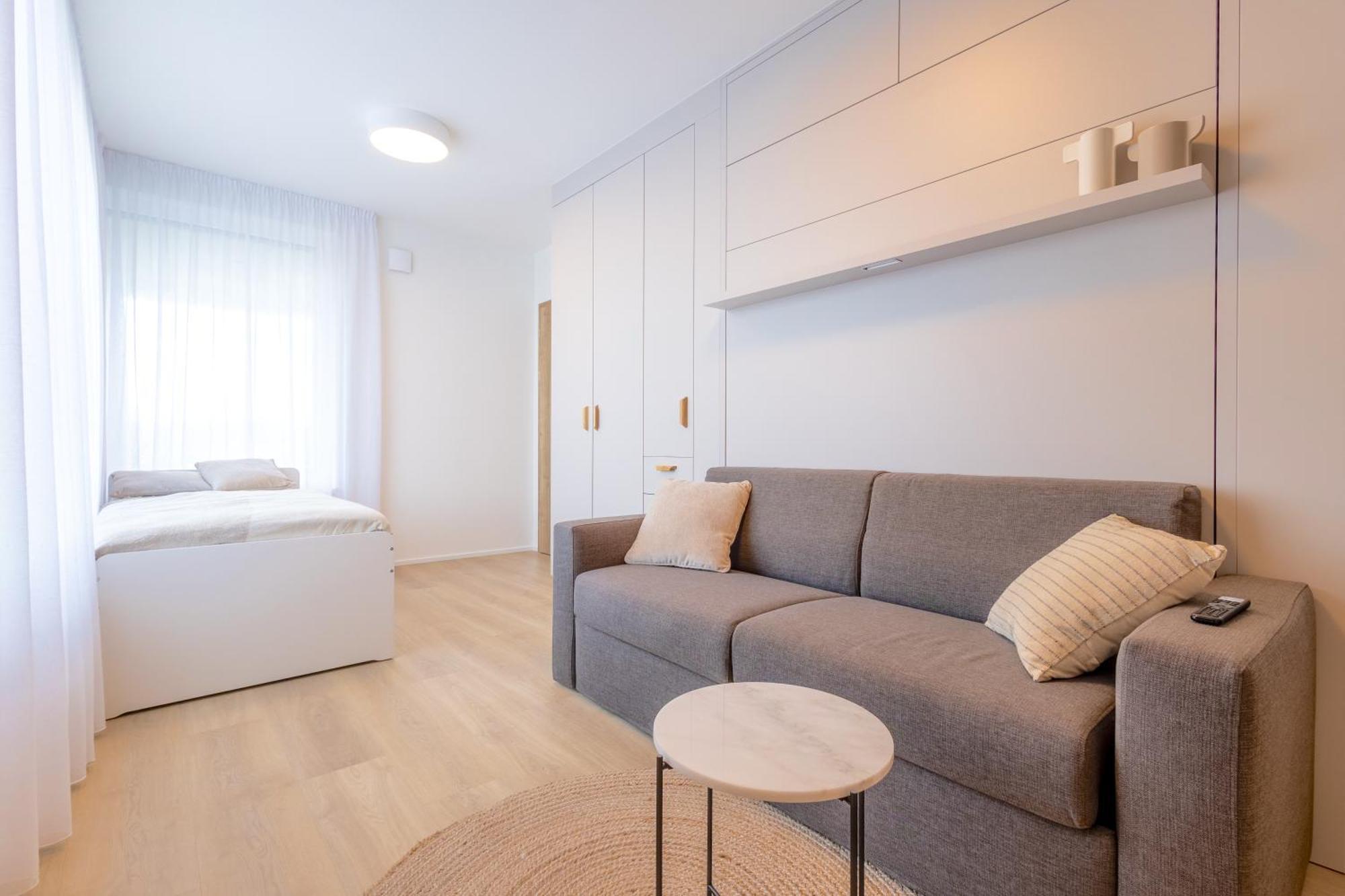 Bright 2Br - 7Th Floor, Balcony, Free Parking By Gravity Prague Apartment Екстериор снимка