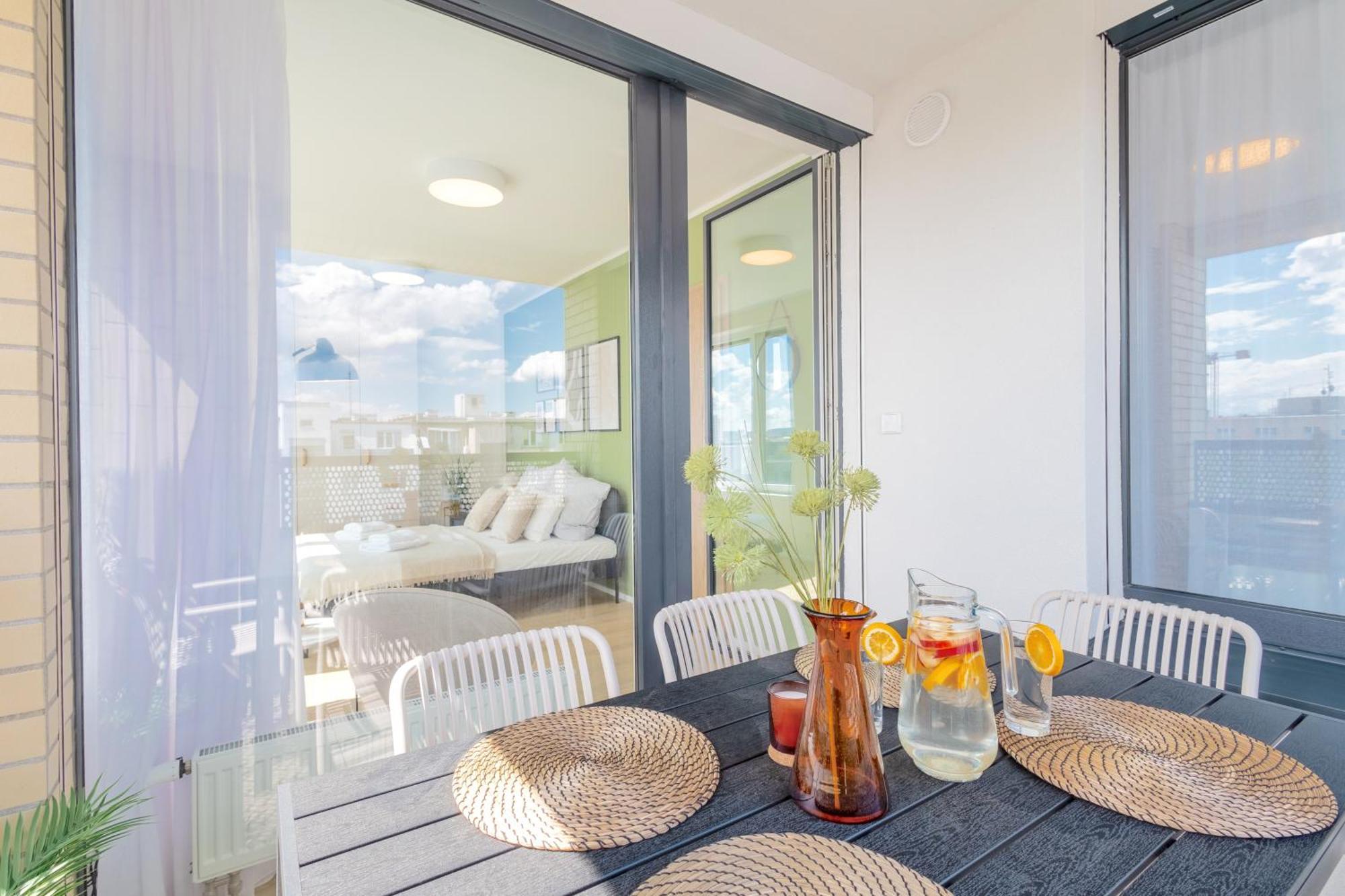 Bright 2Br - 7Th Floor, Balcony, Free Parking By Gravity Prague Apartment Екстериор снимка