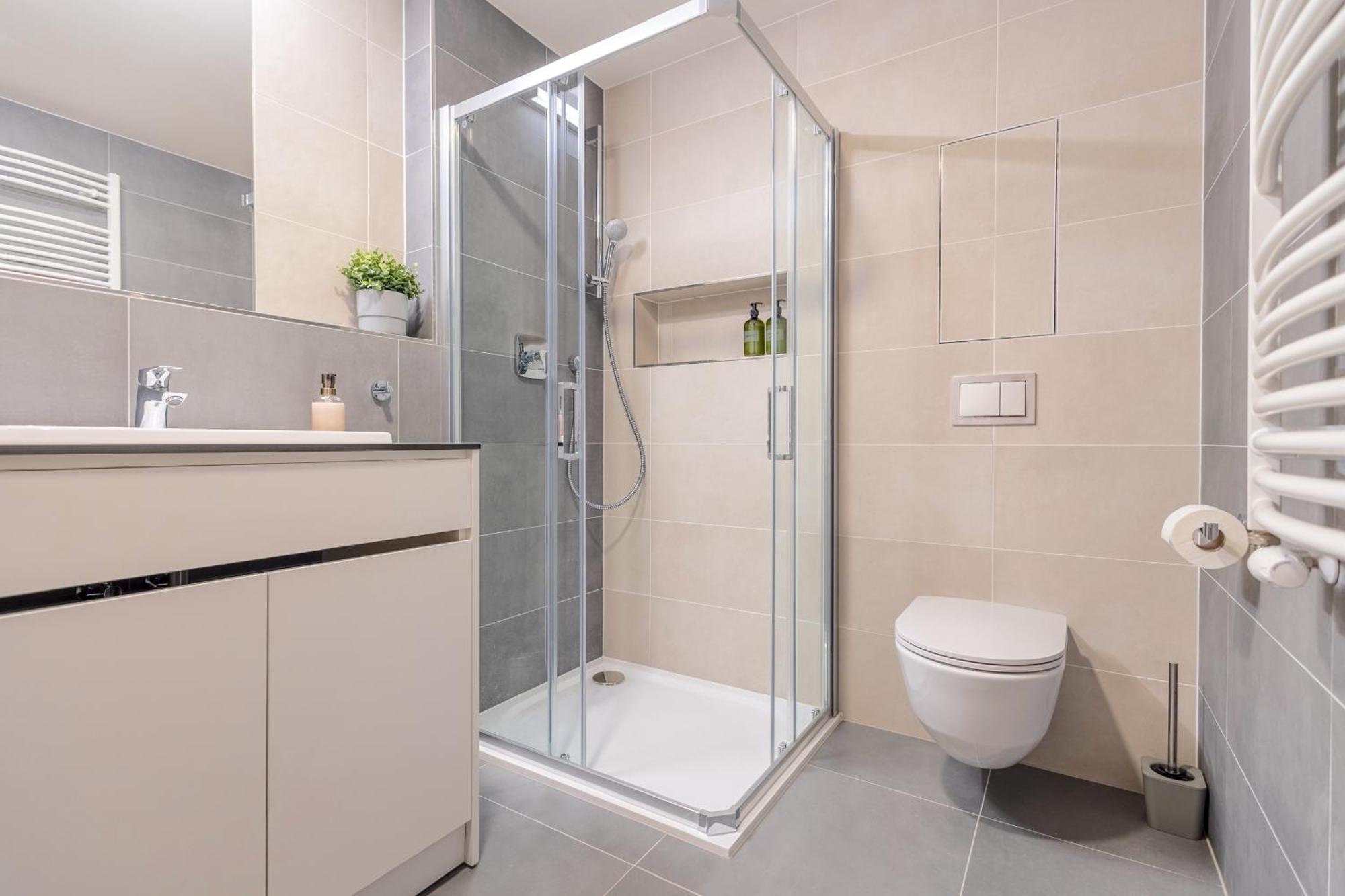 Bright 2Br - 7Th Floor, Balcony, Free Parking By Gravity Prague Apartment Екстериор снимка