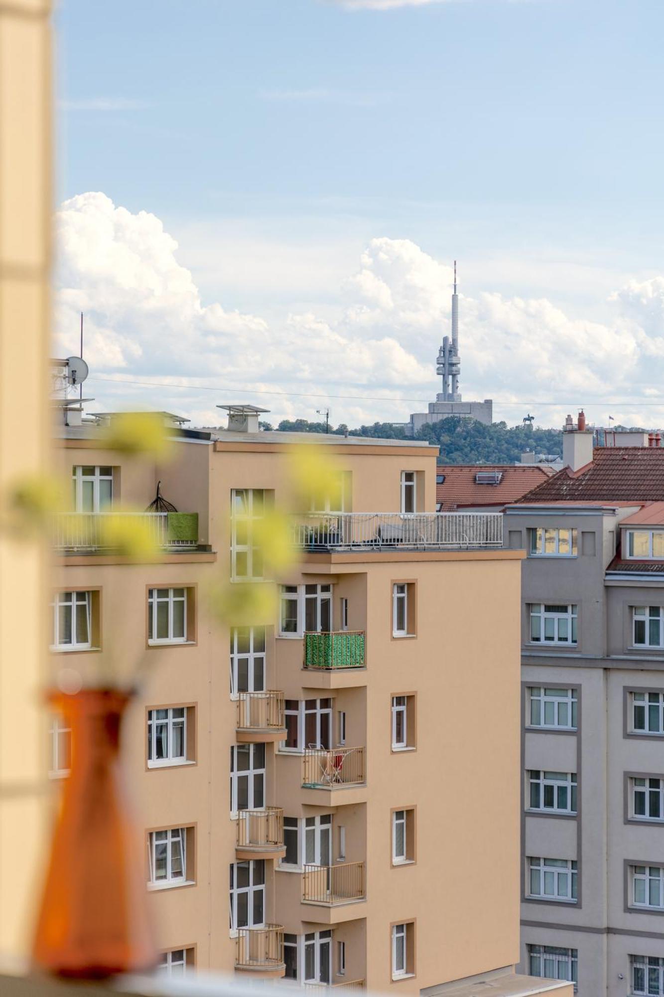 Bright 2Br - 7Th Floor, Balcony, Free Parking By Gravity Prague Apartment Екстериор снимка
