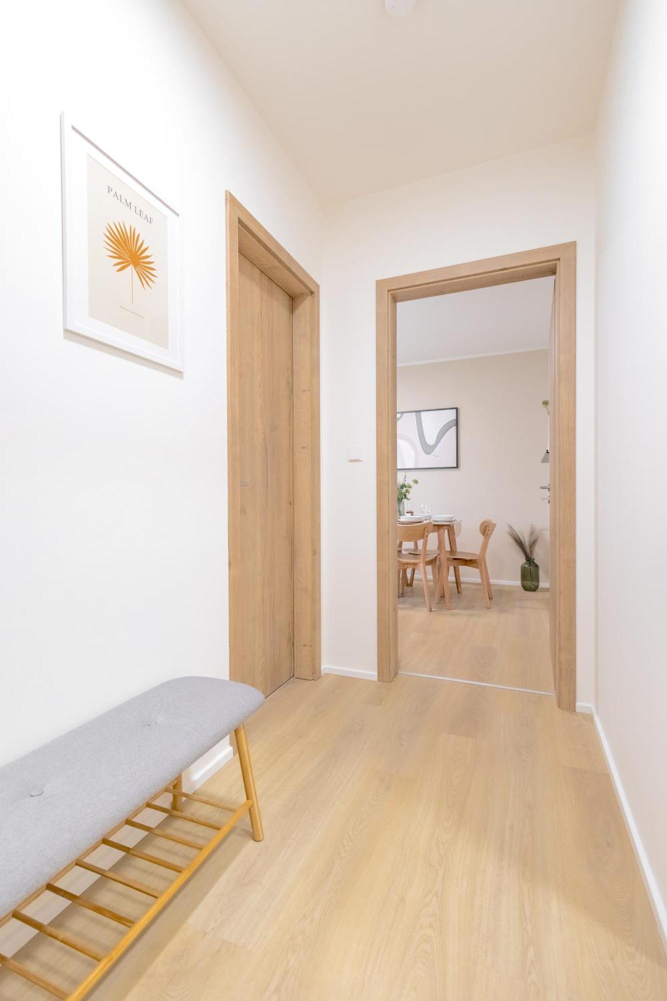 Bright 2Br - 7Th Floor, Balcony, Free Parking By Gravity Prague Apartment Екстериор снимка