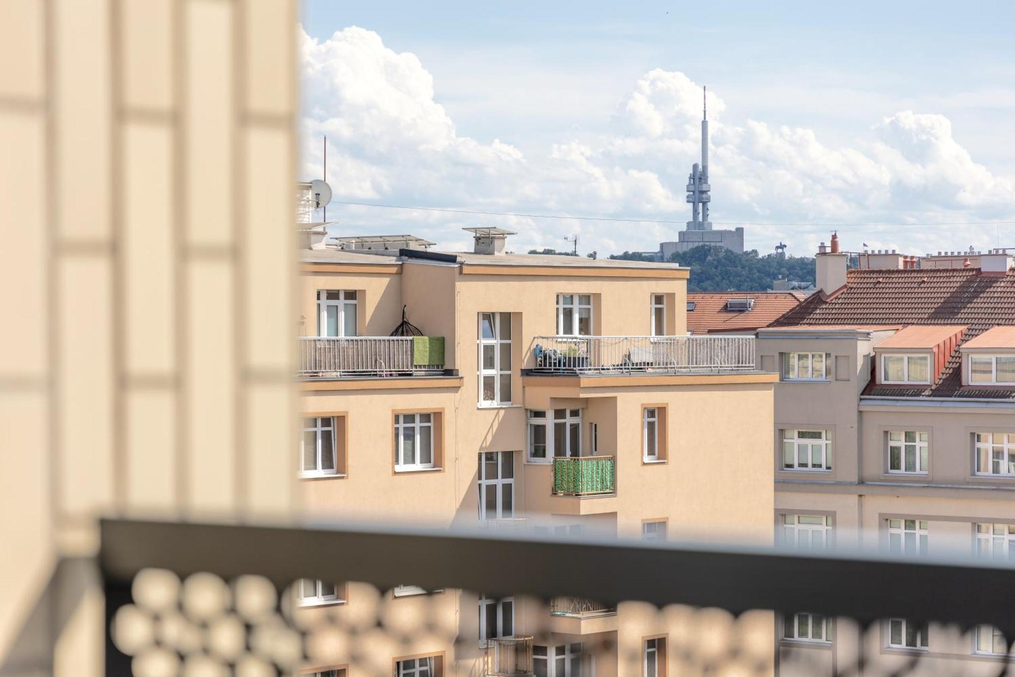 Bright 2Br - 7Th Floor, Balcony, Free Parking By Gravity Prague Apartment Екстериор снимка