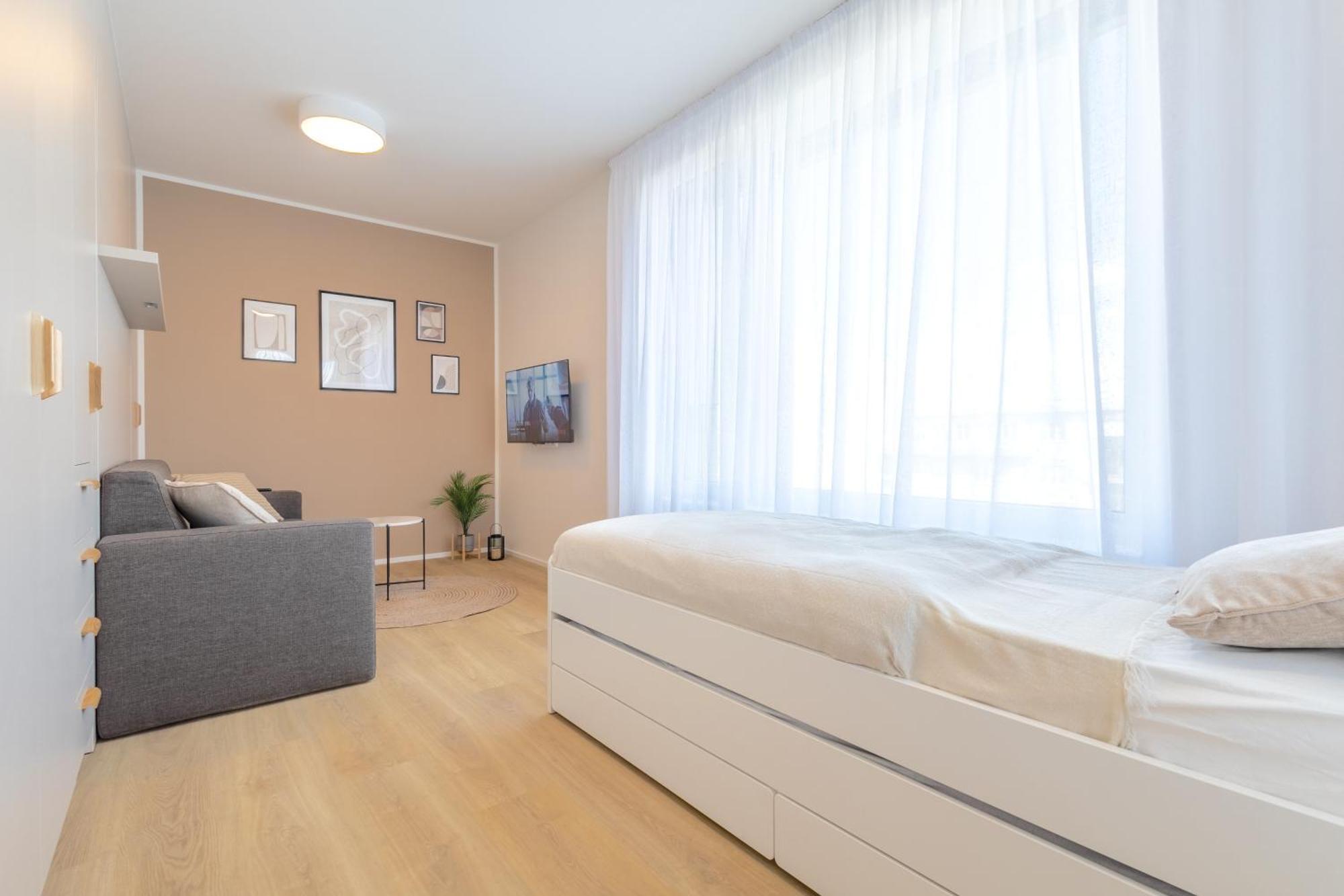 Bright 2Br - 7Th Floor, Balcony, Free Parking By Gravity Prague Apartment Екстериор снимка